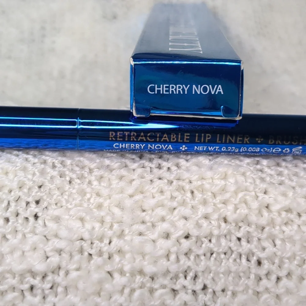 LOVE💠CRAFT💠BEAUTY Retractable Lip Liner + Brush in Cherry Nova, 0.23g/0